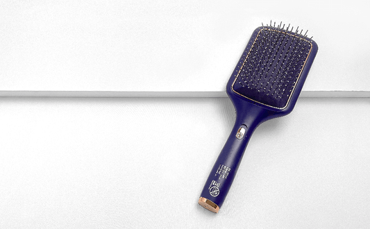 電動ヘアブラシで髪がサラサラになるってホント? くせ毛にもおすすめのリセットブラシが春のヘアケアに最適な理由とは