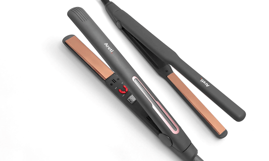 80～200℃まで、温度を細かく調節できるから、梅雨も髪の負担をかけすぎないように適温でスタイリング可能なアレティの2way ヘアアイロン。ストレートもカールもしっかりキープ。
