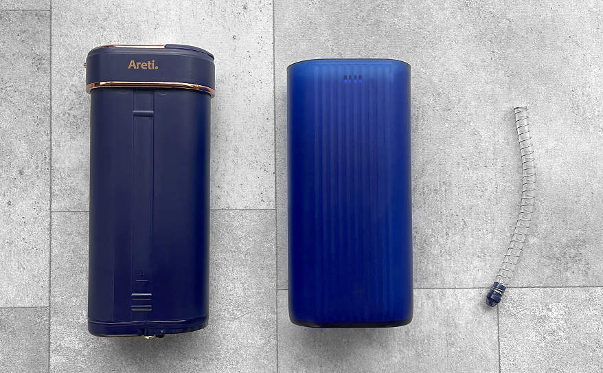 アレティの口腔洗浄器 JetⅡは使用時のみ500mlのペットボトルサイズになる伸縮式。IPX7の防水仕様だからお風呂でも使える。